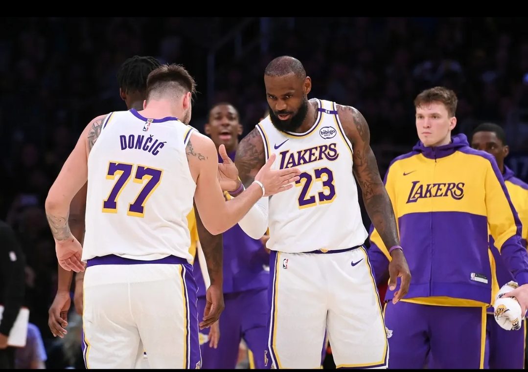 关于转折点!洛杉矶湖人官宣签约,法国杯冲刺阶段攻防权衡,悬念犹存,更衣室氛围转暖的信息爱游戏官网